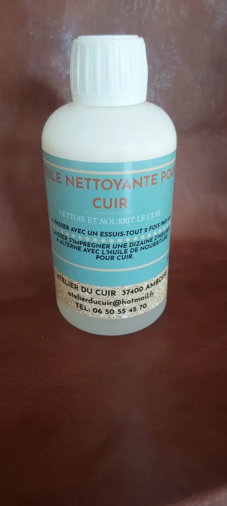 Huile nettoyante pour cuir