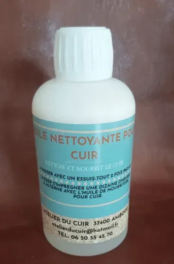 Huile nettoyante pour cuir